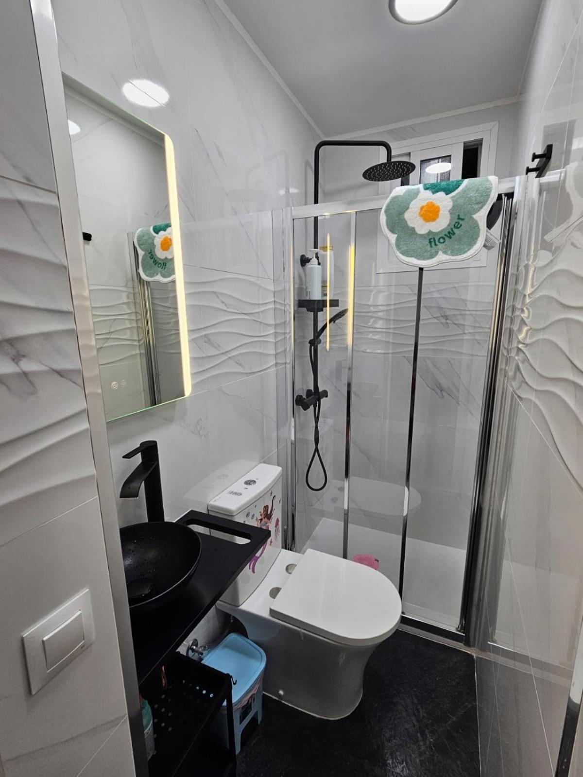Habitacion Doble Con Bano Privado Οσπιταλέτ ντε Λιοβρεγάτ Εξωτερικό φωτογραφία